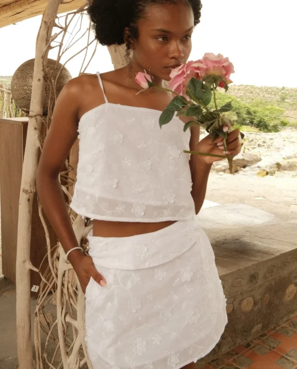 Falda Amira Flor Relieve